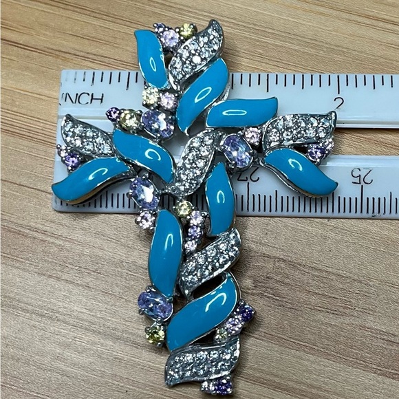 925 Sterling Silver Cross Pendant - Picture 5 of 7